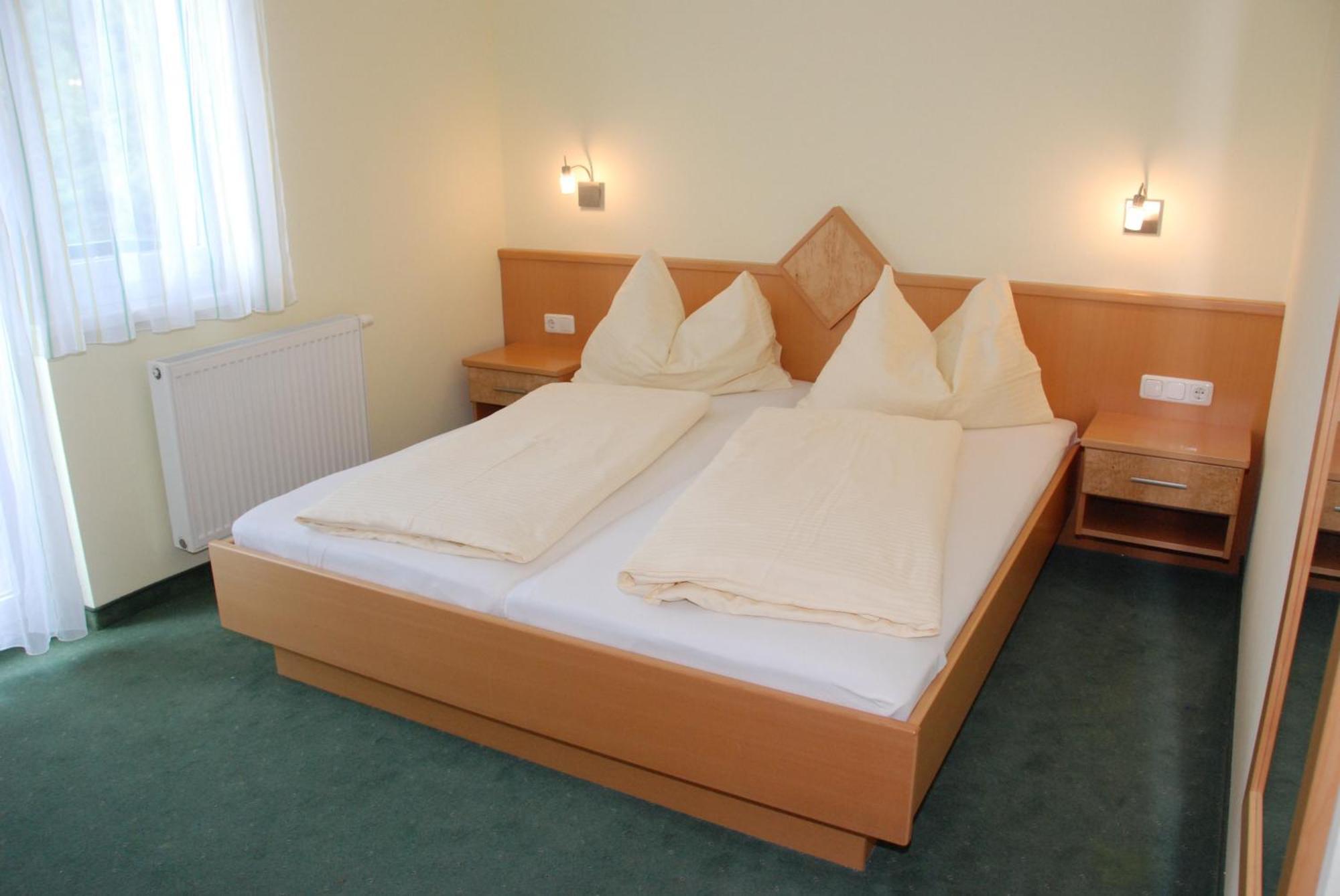 Gaestehaus Groeblacher Kostenberg Luaran gambar